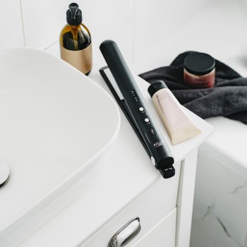 Adler Cordless Hair Straightener | AD 2327 | Ceramic heating system | Display LED | Temperature (min) 160 °C | Temperature (max) 220 °C | Black